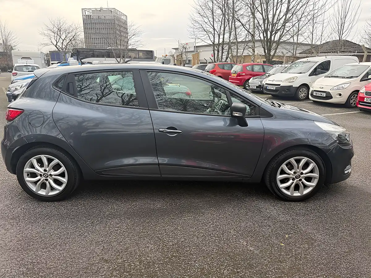 Used 2017 Renault Clio Play Grey - Interior and Exterior details 8