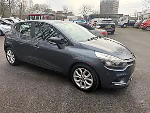 Used 2017 Renault Clio Play Grey - Interior and Exterior details 9