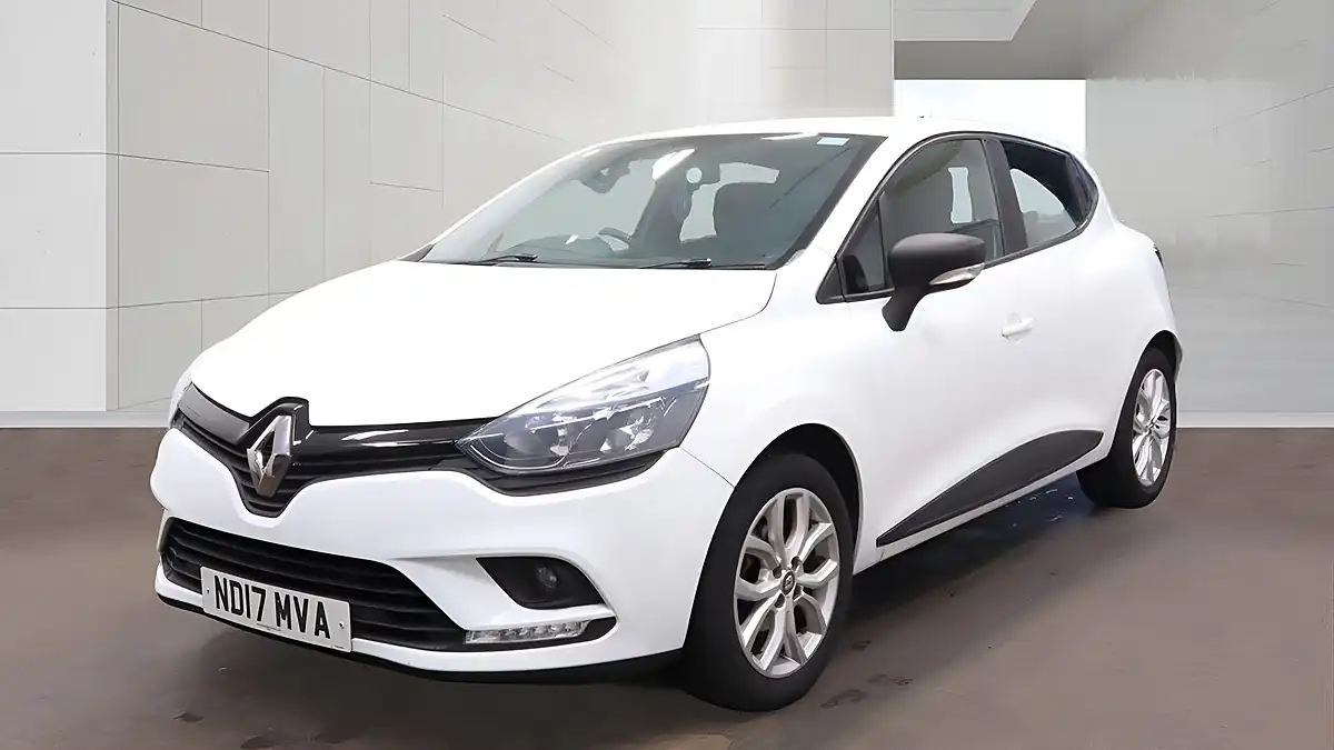 Used 2017 Renault Clio Play White - Interior and Exterior details 2