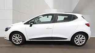 Used 2017 Renault Clio Play White - Interior and Exterior details 6