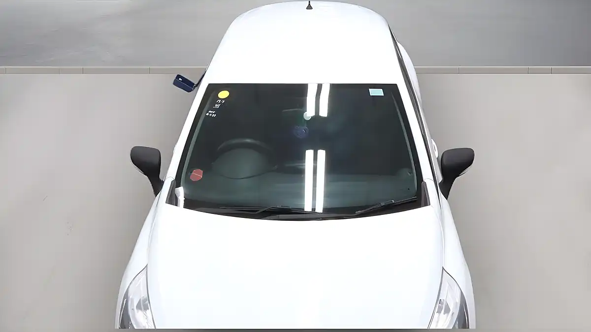 Used 2017 Renault Clio Play White - Interior and Exterior details 7