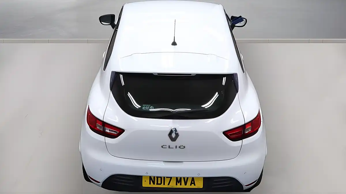 Used 2017 Renault Clio Play White - Interior and Exterior details 8