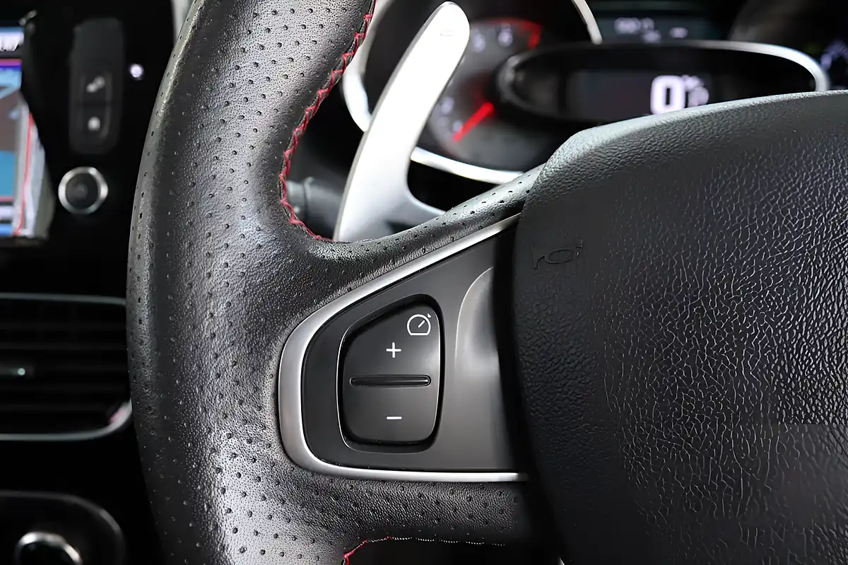 Used 2017 Renault Clio Renaultsport Nav Trophy Red - Interior and Exterior details 13