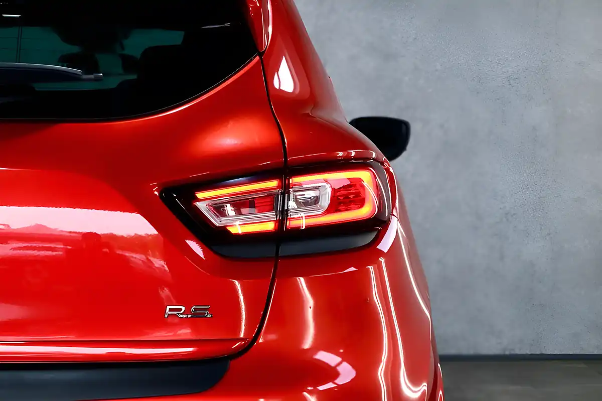 Used 2017 Renault Clio Renaultsport Nav Trophy Red - Interior and Exterior details 16