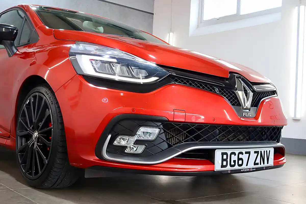 Used 2017 Renault Clio Renaultsport Nav Trophy Red - Interior and Exterior details 18