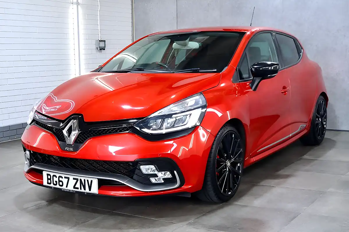 Used 2017 Renault Clio Renaultsport Nav Trophy Red - Interior and Exterior details 19
