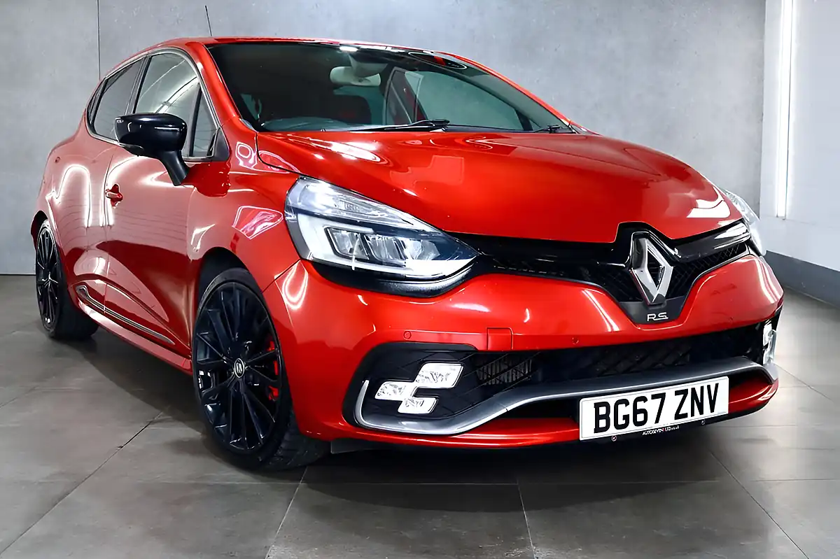 Used 2017 Renault Clio Renaultsport Nav Trophy Red - Interior and Exterior details 5