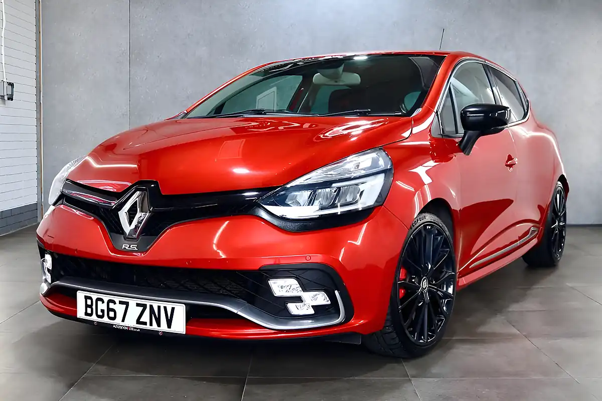 Used 2017 Renault Clio Renaultsport Nav Trophy Red - Interior and Exterior details 7