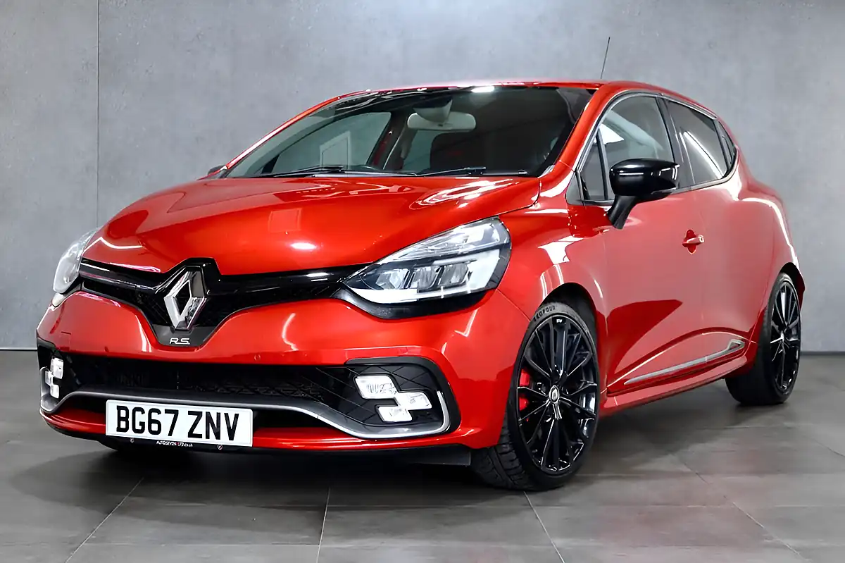 Used 2017 Renault Clio Renaultsport Nav Trophy Red - Interior and Exterior details 8