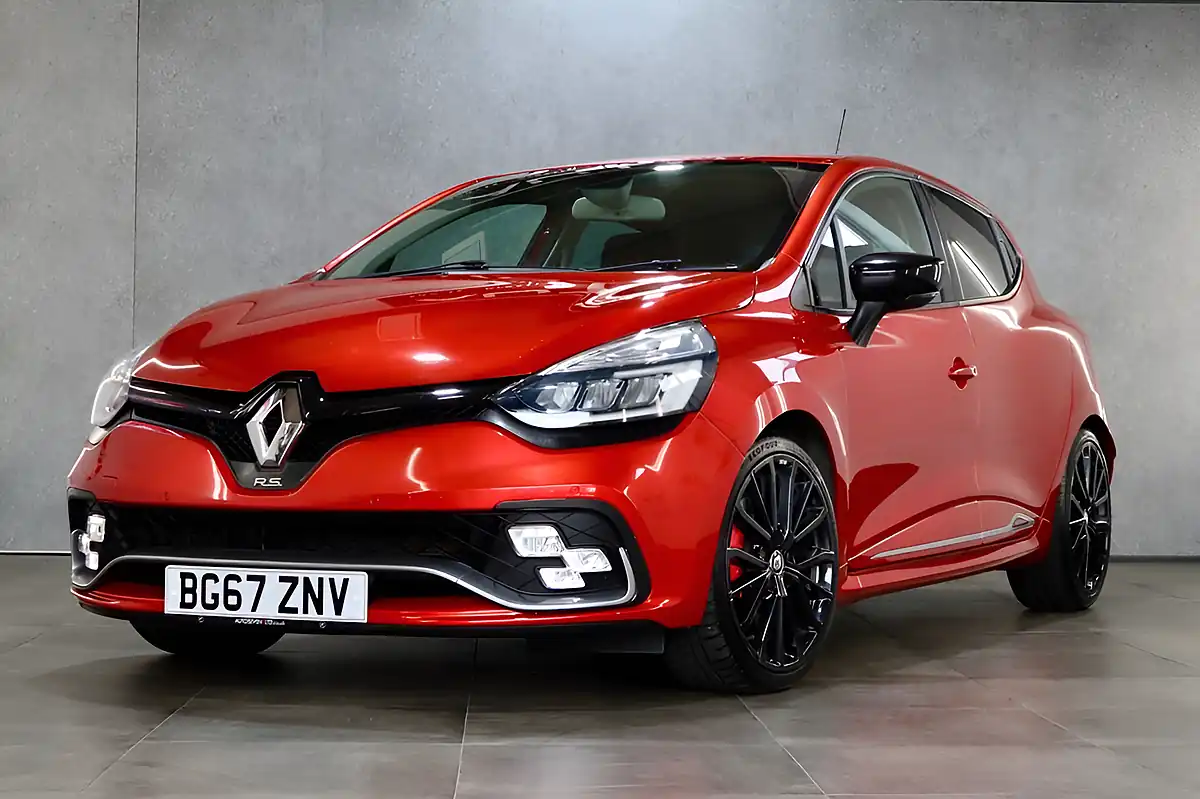 Used 2017 Renault Clio Renaultsport Nav Trophy Red - Interior and Exterior details 9
