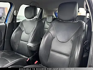 Used 2017 Renault Clio Signature Nav Blue - Interior and Exterior details 11