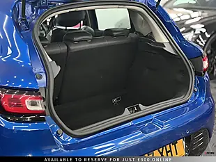 Used 2017 Renault Clio Signature Nav Blue - Interior and Exterior details 17