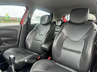 Used 2017 Renault Clio Signature Nav Flame Red - Interior and Exterior details 16