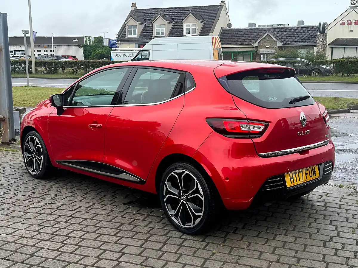 Used 2017 Renault Clio Signature Nav Flame Red - Interior and Exterior details 4