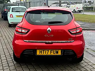 Used 2017 Renault Clio Signature Nav Flame Red - Interior and Exterior details 5