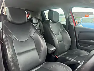 Used 2017 Renault Clio Signature Nav Flame Red - Interior and Exterior details 7