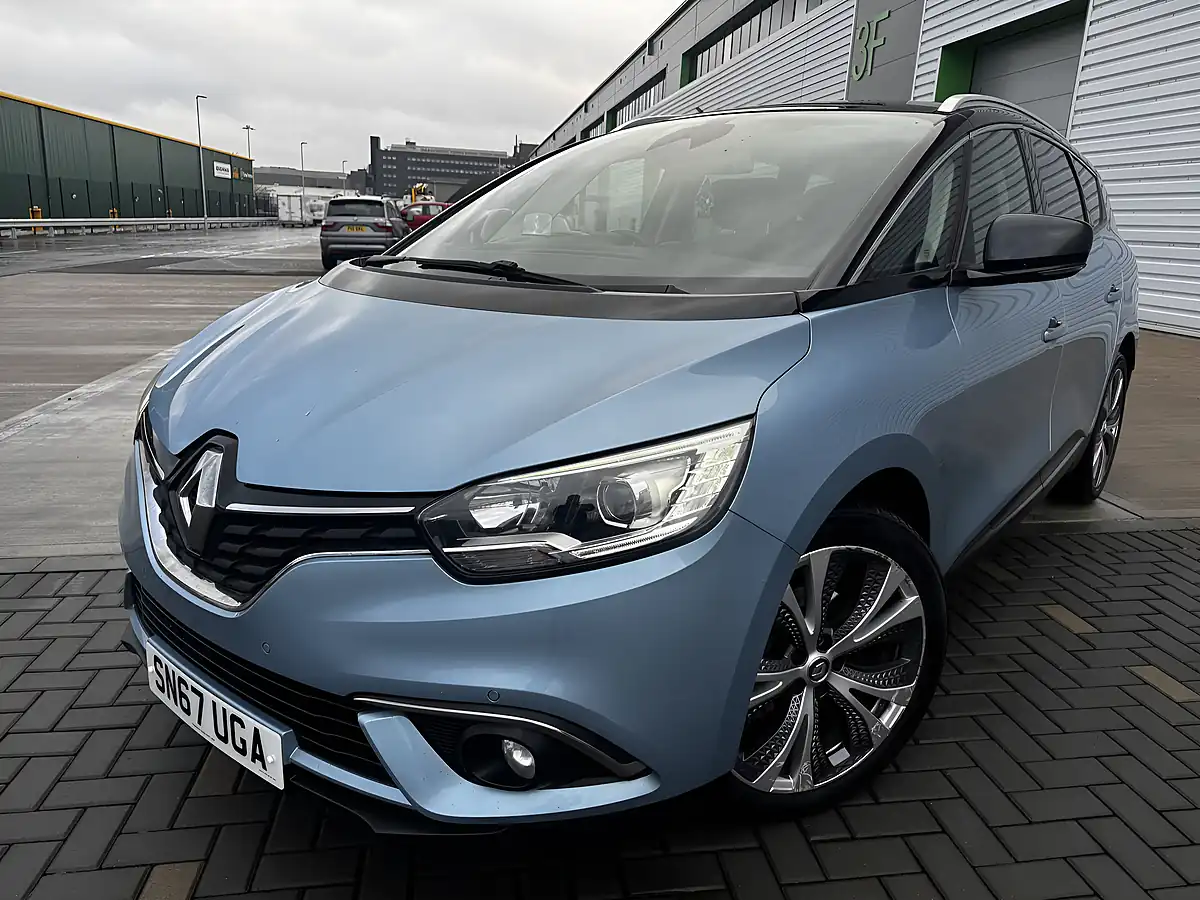 Used 2017 Renault Grand Scenic Dynamique S Nav Blue - Interior and Exterior details 3