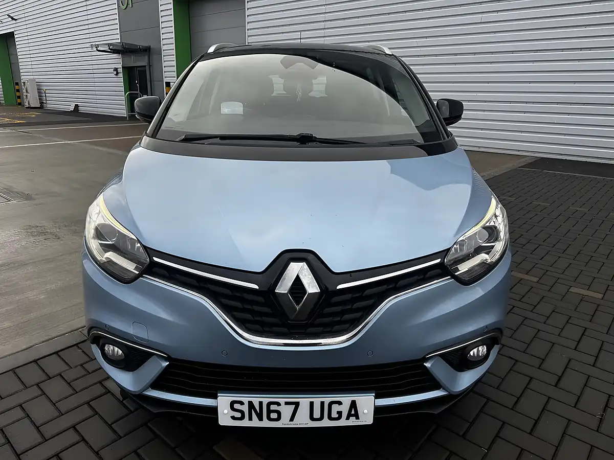 Used 2017 Renault Grand Scenic Dynamique S Nav Blue - Interior and Exterior details 4