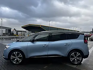 Used 2017 Renault Grand Scenic Dynamique S Nav Blue - Interior and Exterior details 5