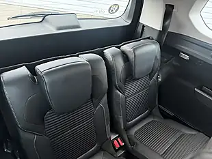 Used 2017 Renault Grand Scenic Dynamique S Nav Blue - Interior and Exterior details 7