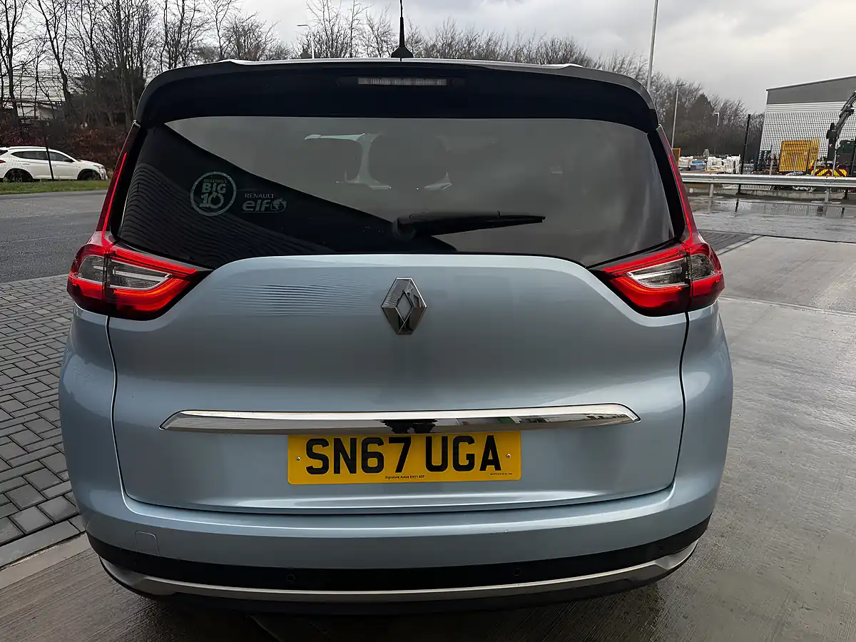 Used 2017 Renault Grand Scenic Dynamique S Nav Blue - Interior and Exterior details 9
