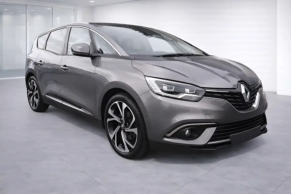 Used 2017 Renault Grand Scenic Signature Nav Grey - Front View