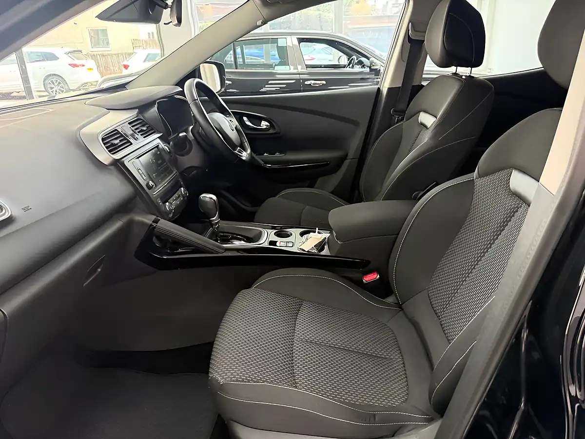 Used 2017 Renault Kadjar Dynamique Nav Black - Interior and Exterior details 11