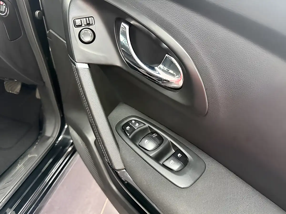 Used 2017 Renault Kadjar Dynamique Nav Black - Interior and Exterior details 15