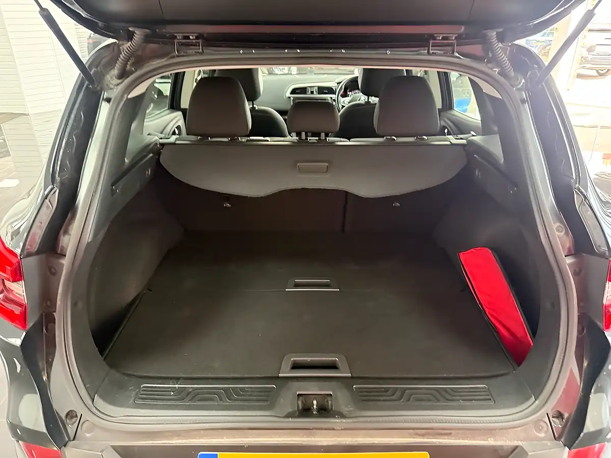 Used 2017 Renault Kadjar Dynamique Nav Black - Interior and Exterior details 9