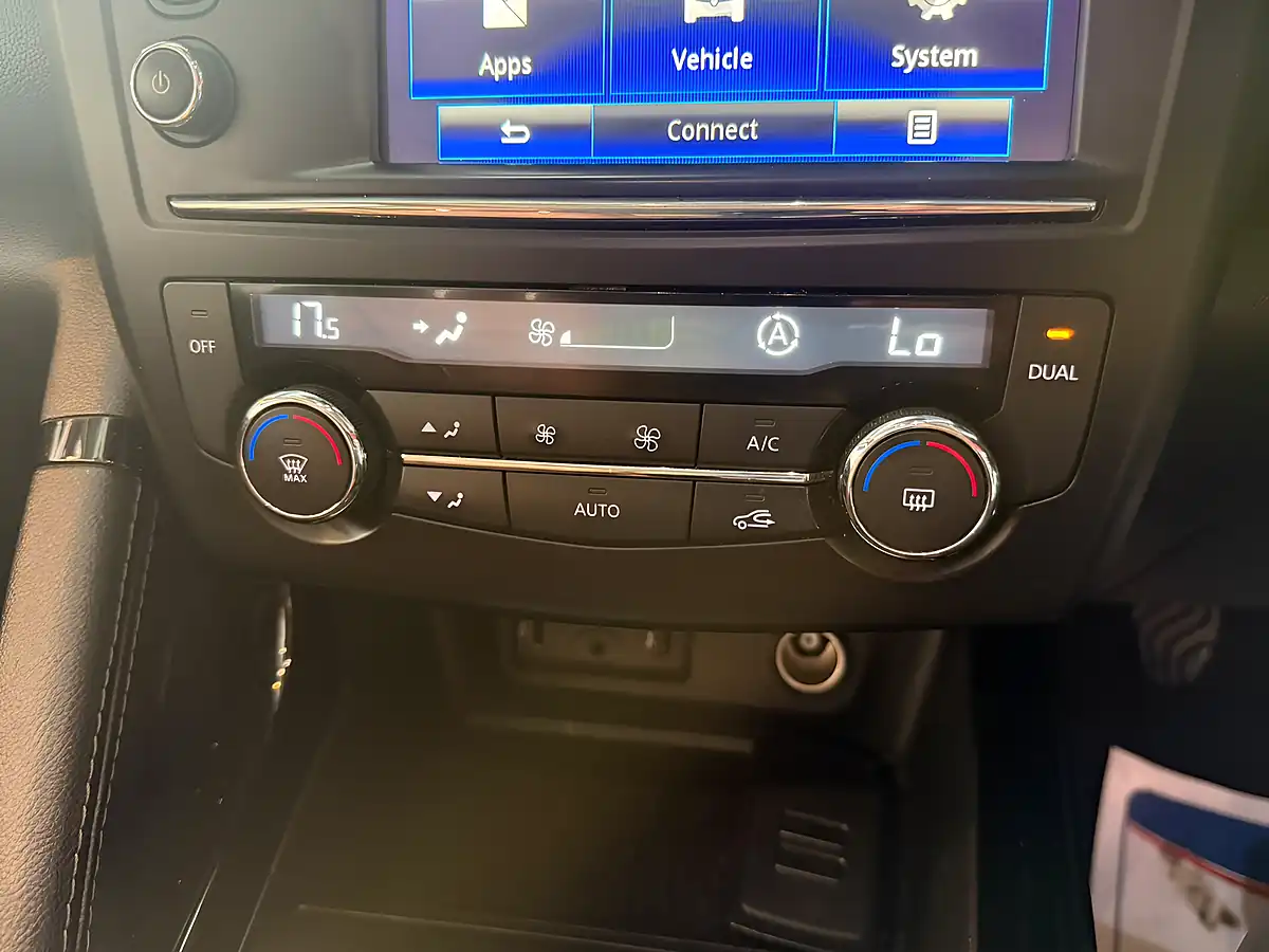 Used 2017 Renault Kadjar Dynamique Nav Black - Interior and Exterior details 18