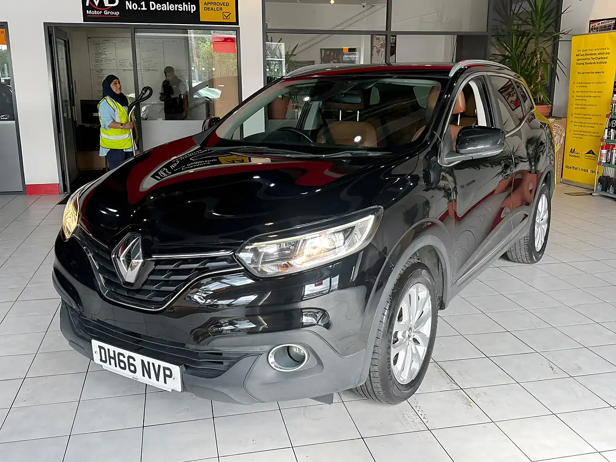 Used 2017 Renault Kadjar Dynamique Nav Black - Interior and Exterior details 5