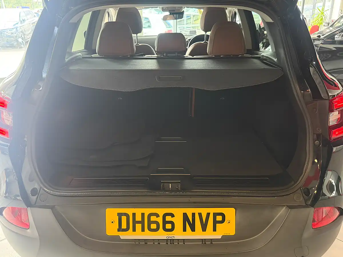 Used 2017 Renault Kadjar Dynamique Nav Black - Interior and Exterior details 9