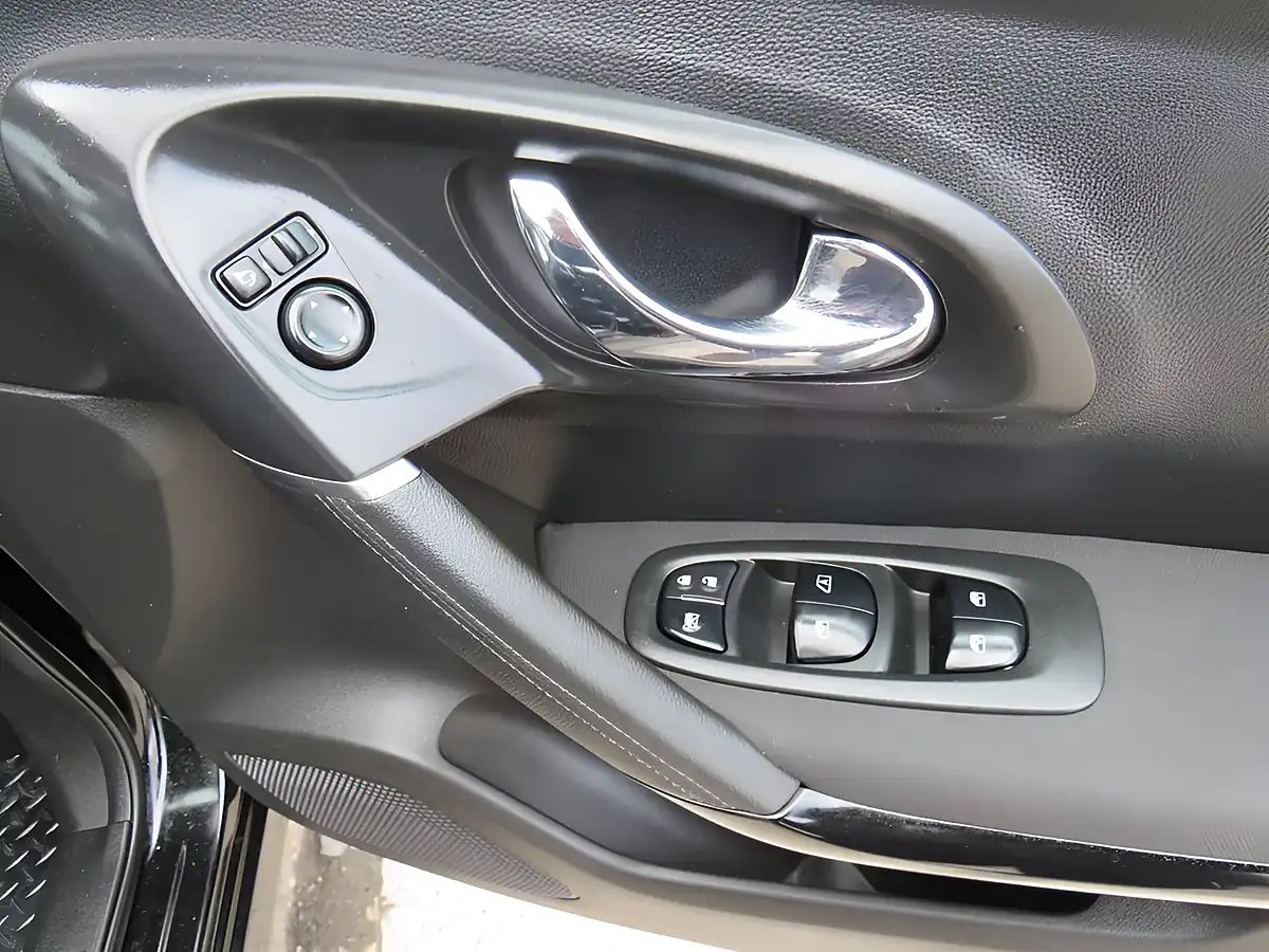 Used 2017 Renault Kadjar Dynamique Nav Black - Interior and Exterior details 14