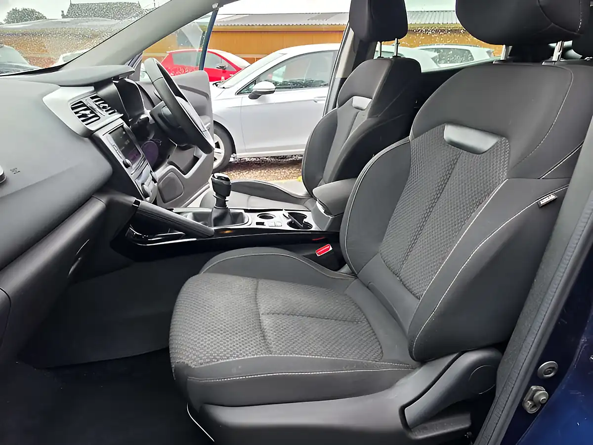 Used 2017 Renault Kadjar Dynamique Nav Blue - Interior and Exterior details 10