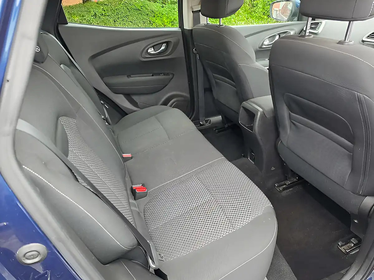 Used 2017 Renault Kadjar Dynamique Nav Blue - Interior and Exterior details 11