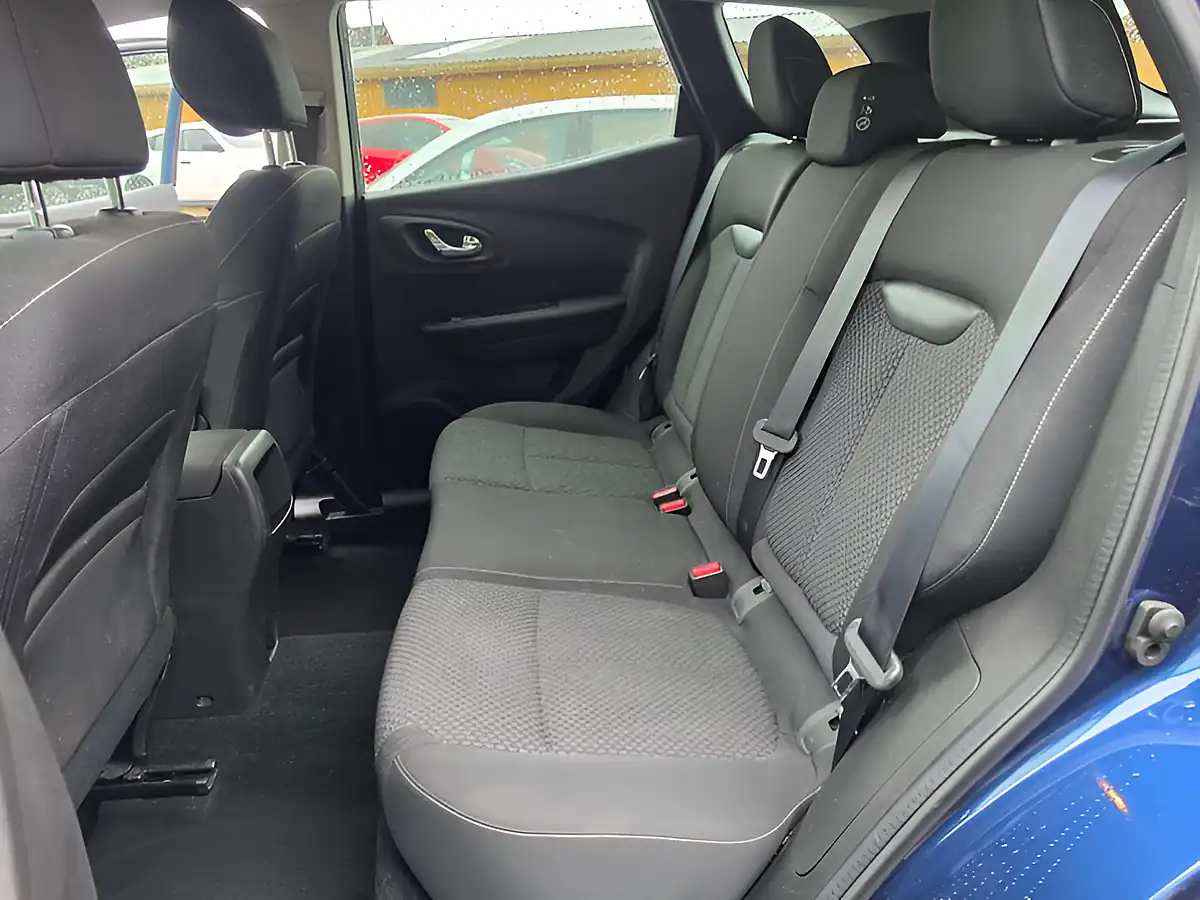 Used 2017 Renault Kadjar Dynamique Nav Blue - Interior and Exterior details 18