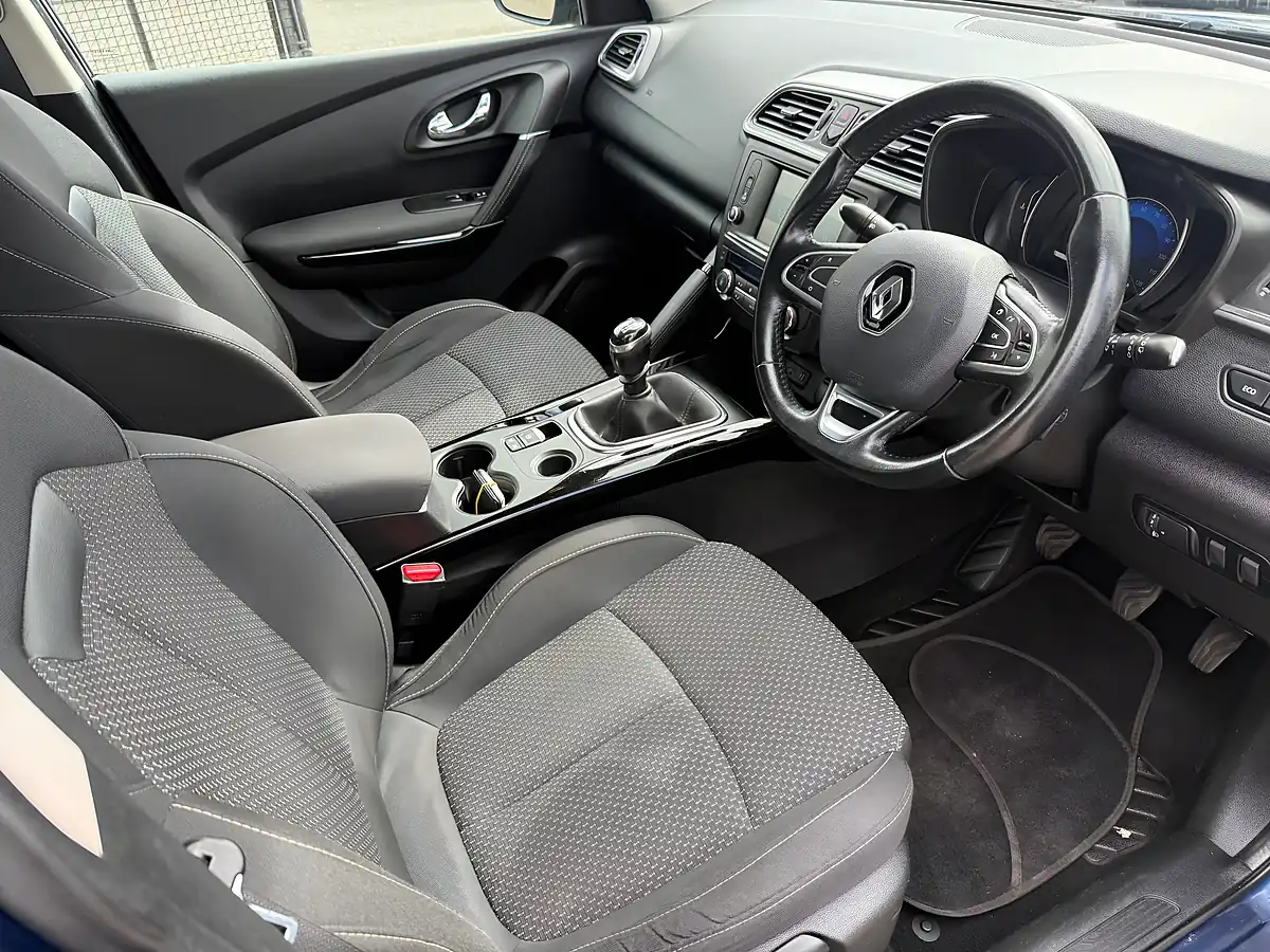 Used 2017 Renault Kadjar Dynamique Nav Blue - Interior and Exterior details 11