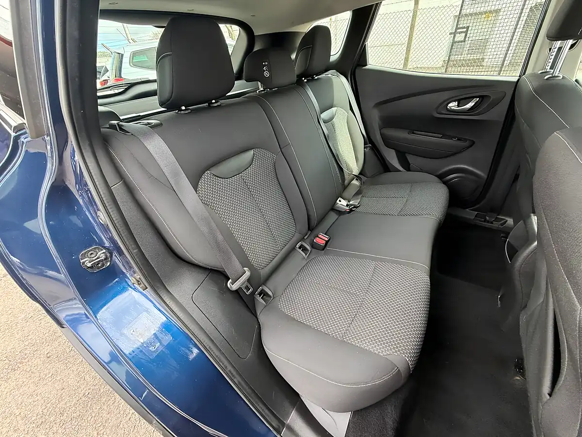 Used 2017 Renault Kadjar Dynamique Nav Blue - Interior and Exterior details 14