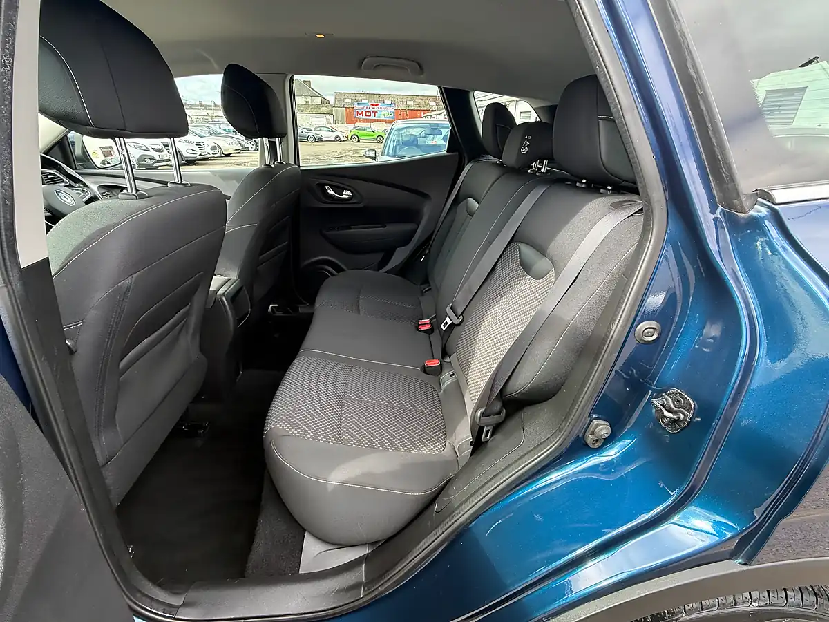Used 2017 Renault Kadjar Dynamique Nav Blue - Interior and Exterior details 18