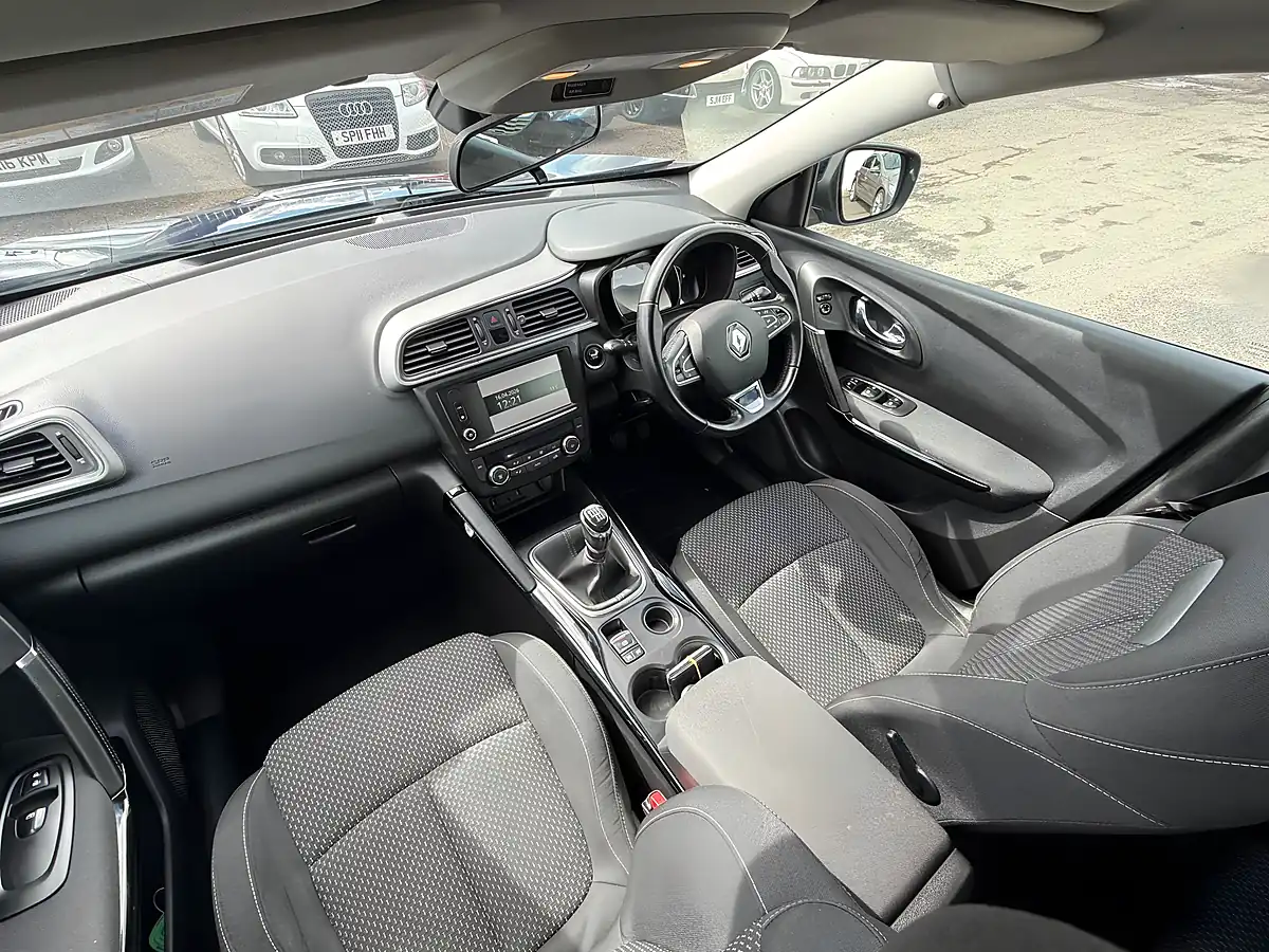 Used 2017 Renault Kadjar Dynamique Nav Blue - Interior and Exterior details 19