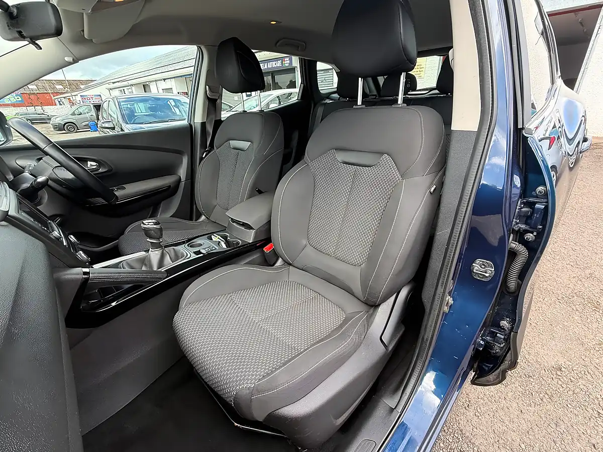Used 2017 Renault Kadjar Dynamique Nav Blue - Interior and Exterior details 20