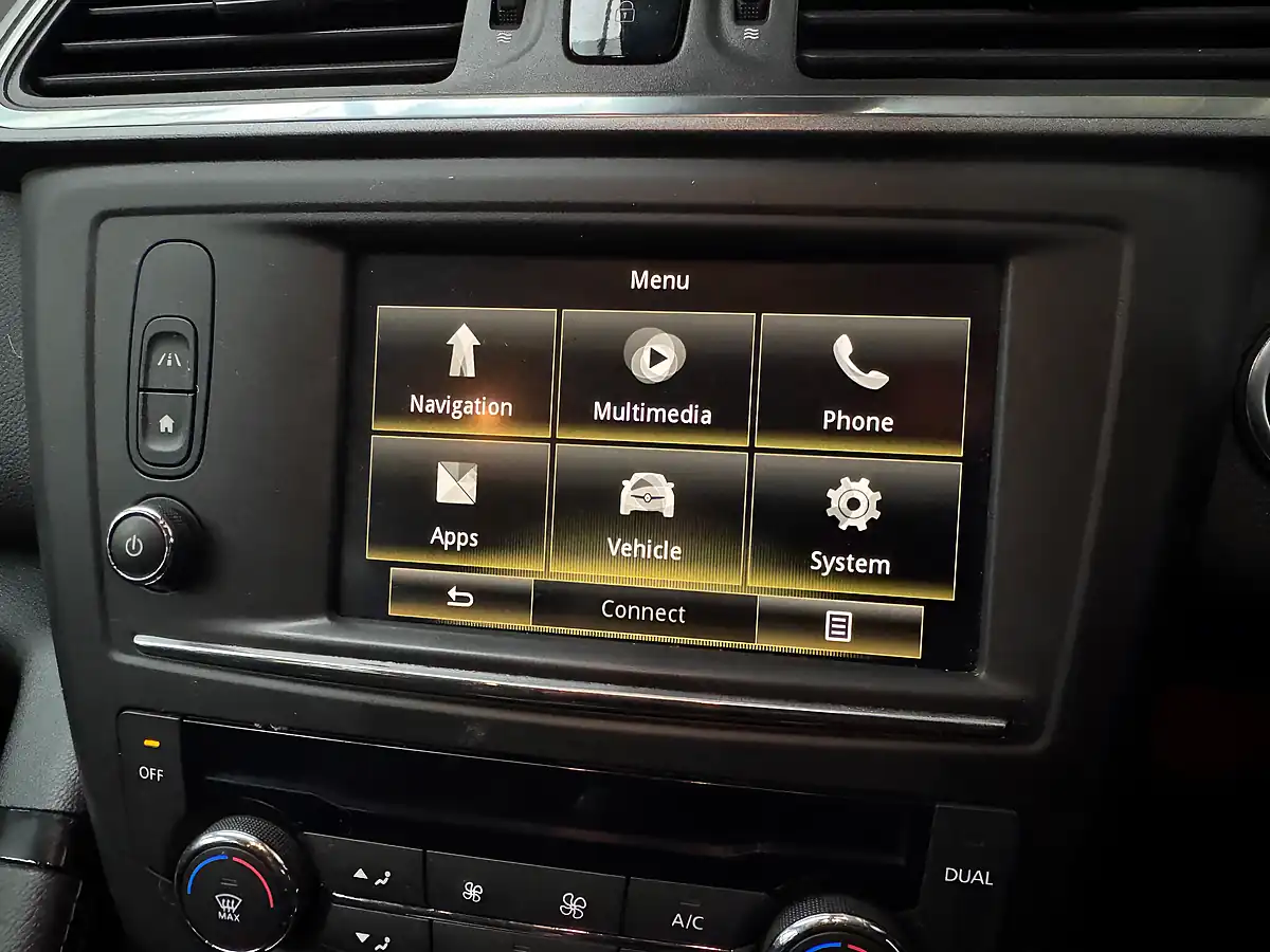Used 2017 Renault Kadjar Dynamique Nav Diamond Black - Interior and Exterior details 12