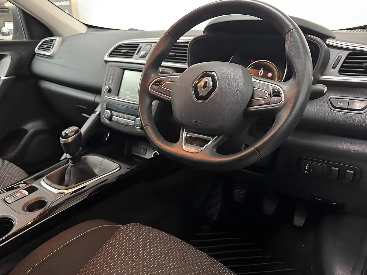 Used 2017 Renault Kadjar Dynamique Nav Diamond Black - Interior and Exterior details 3