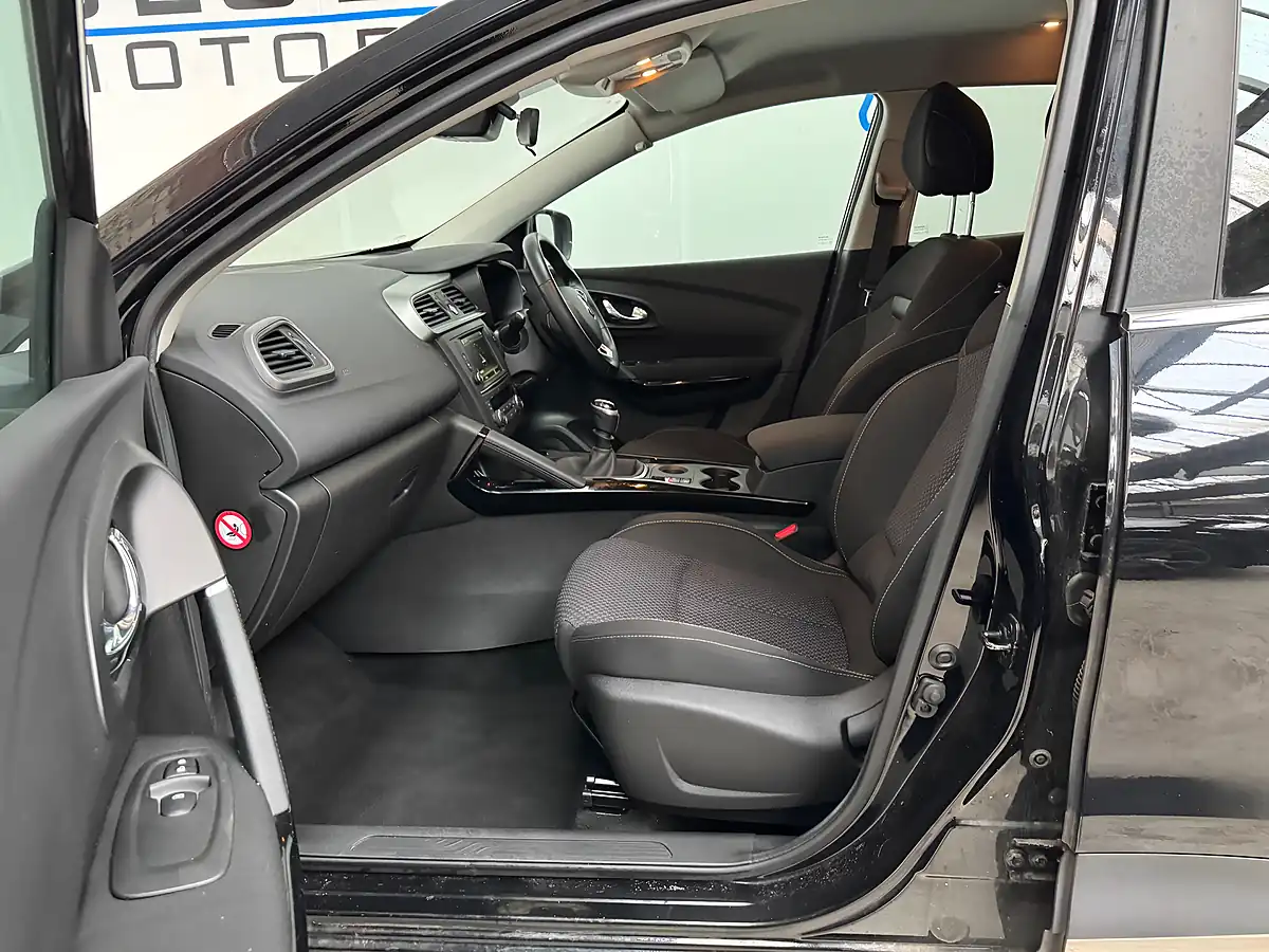 Used 2017 Renault Kadjar Dynamique Nav Diamond Black - Interior and Exterior details 9