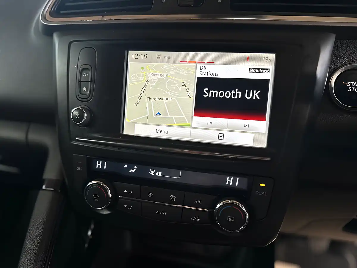 Used 2017 Renault Kadjar Dynamique Nav Flame Red - Interior and Exterior details 13