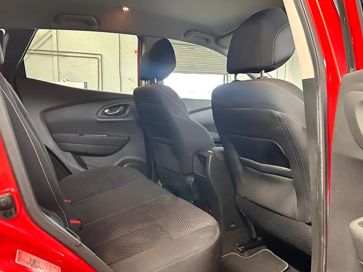 Used 2017 Renault Kadjar Dynamique Nav Flame Red - Interior and Exterior details 14