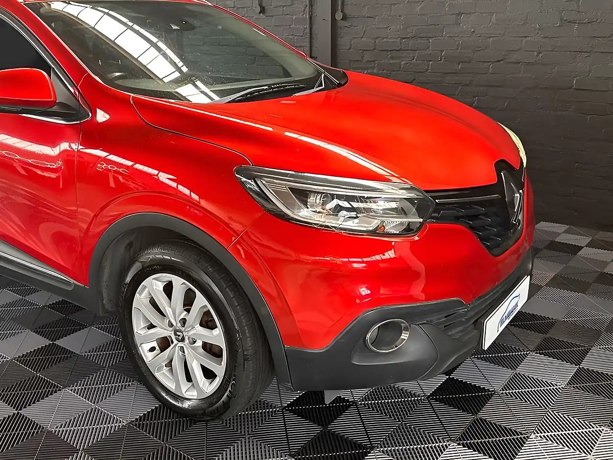 Used 2017 Renault Kadjar Dynamique Nav Flame Red - Interior and Exterior details 6