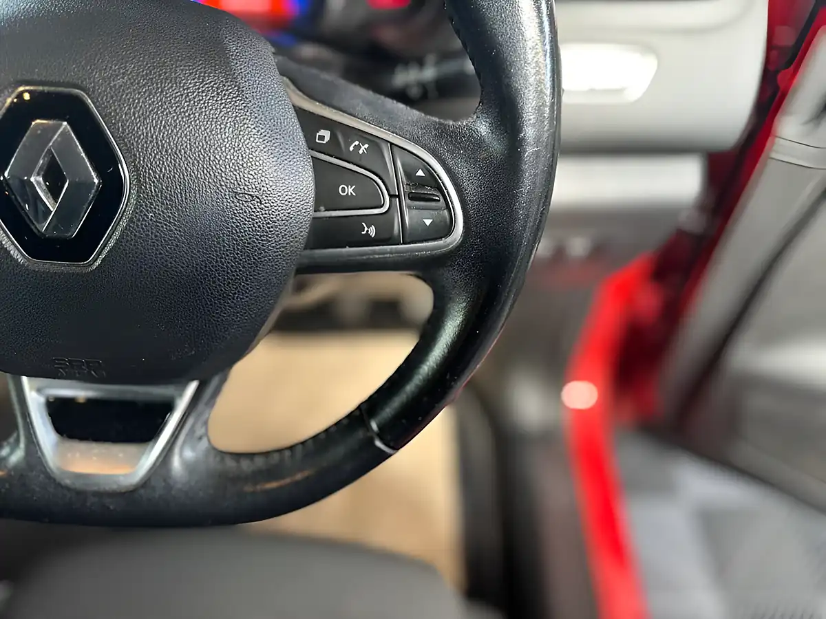 Used 2017 Renault Kadjar Dynamique Nav Flame Red - Interior and Exterior details 8