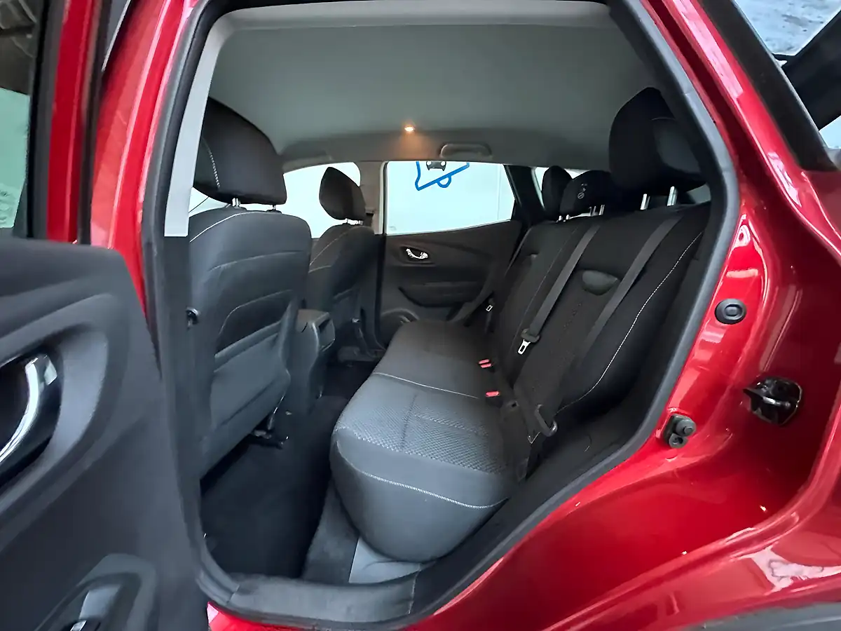Used 2017 Renault Kadjar Dynamique Nav Flame Red - Interior and Exterior details 10