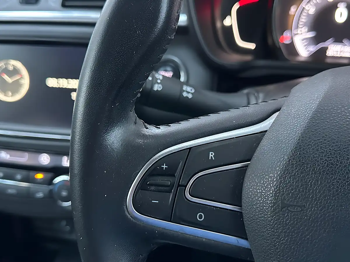 Used 2017 Renault Kadjar Dynamique Nav Flame Red - Interior and Exterior details 16